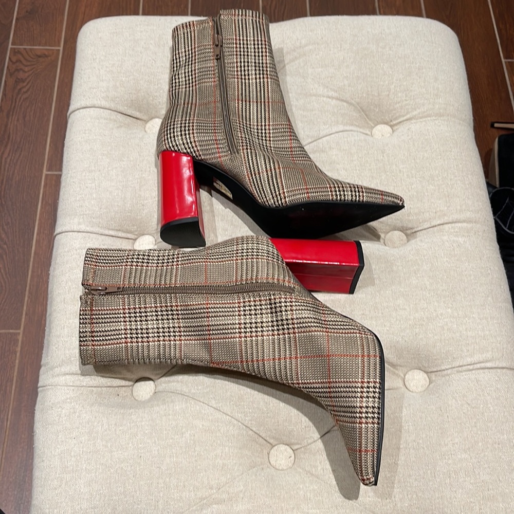 Woman’s Jeffrey Campbell Boot